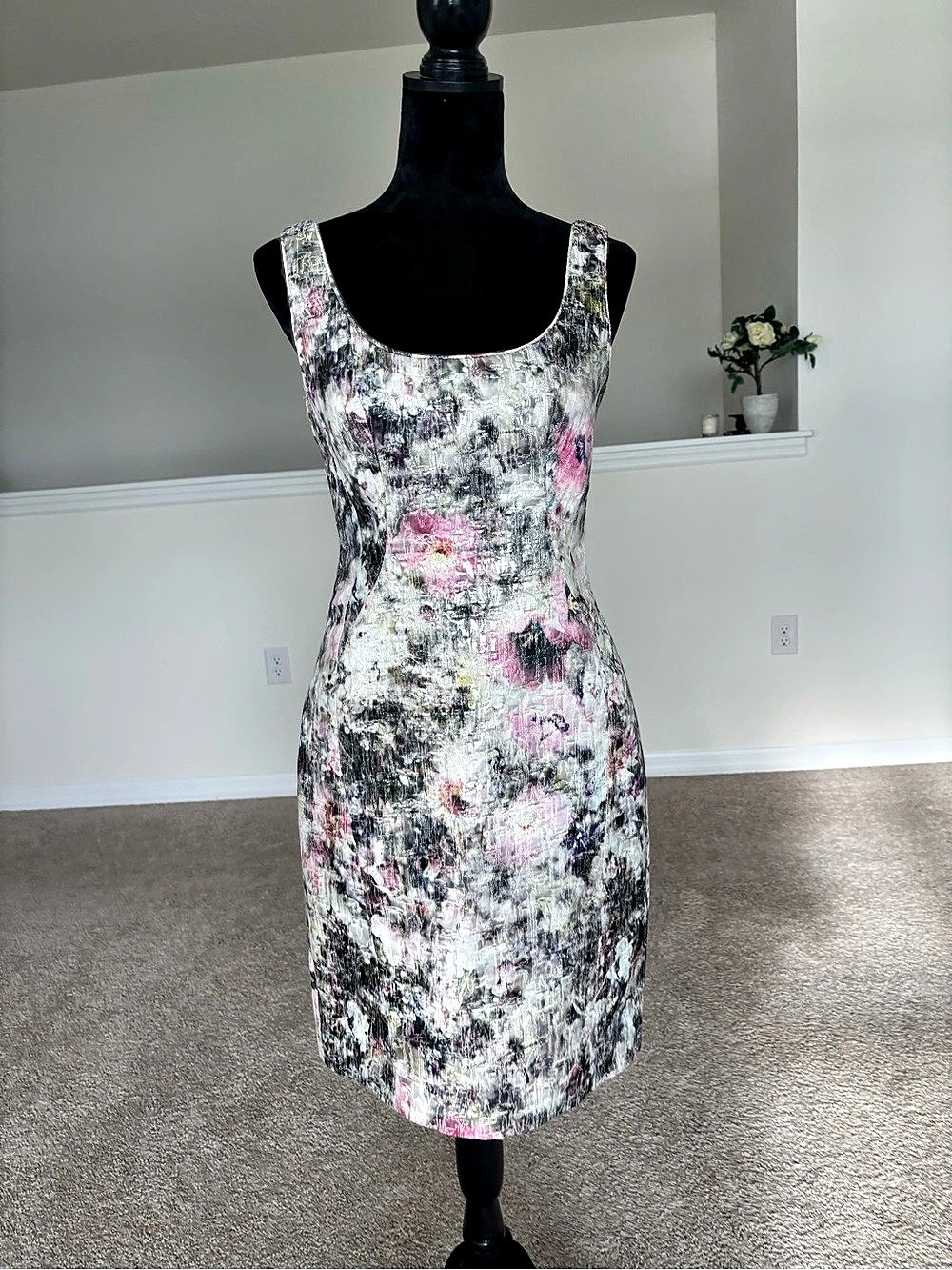 Maggy London Metallic Floral Jacquard Sheath Dress Size 4